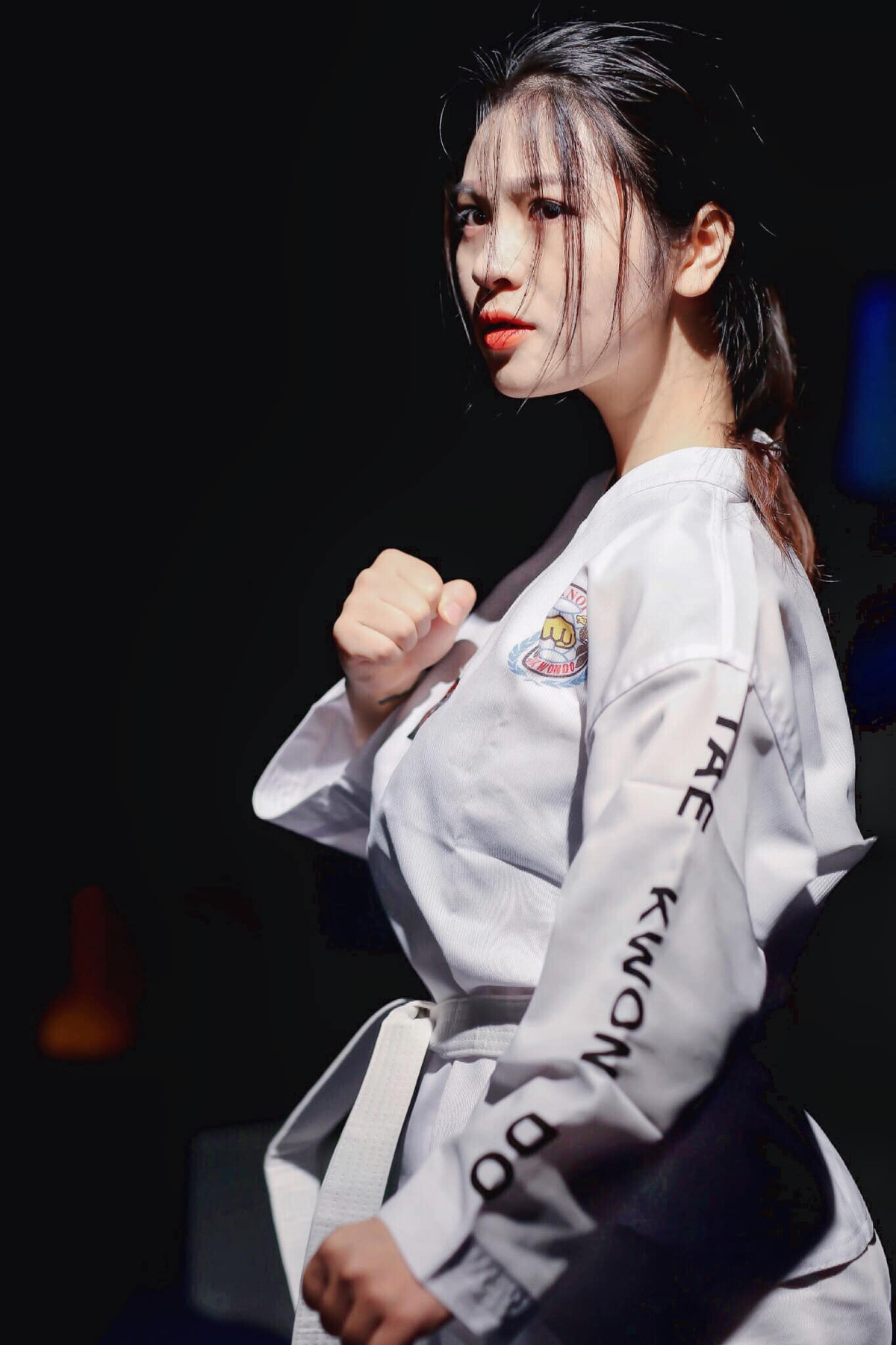 Không chỉ sở hữu gương mặt dễ thương, xinh xắn, Hậu còn có thân hình cực kỳ nóng bỏng, đầy năng lượng nhờ theo đuổi chế độ tập gym nghiêm túc