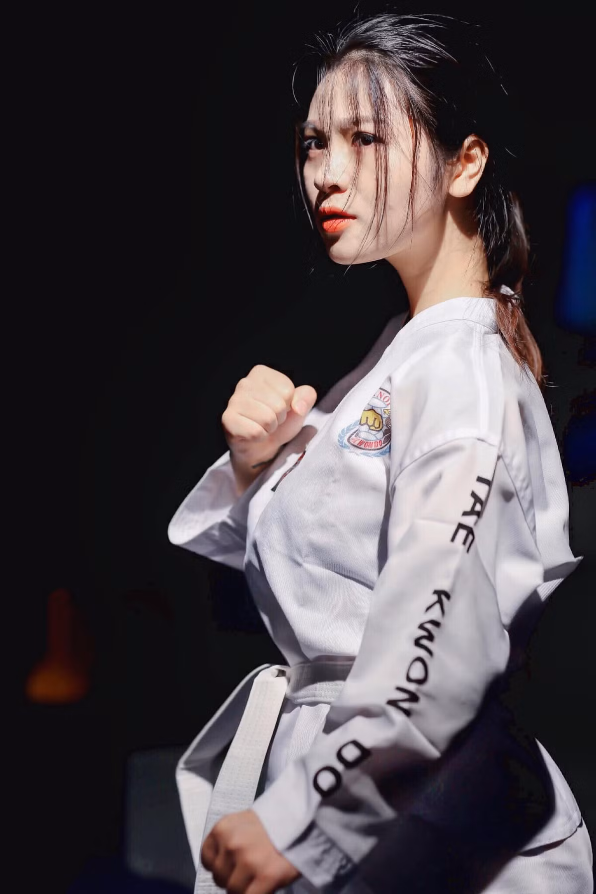 Không chỉ sở hữu gương mặt dễ thương, xinh xắn, Hậu còn có thân hình cực kỳ nóng bỏng, đầy năng lượng nhờ theo đuổi chế độ tập gym nghiêm túc