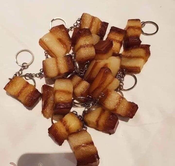 Móc khoá thịt kho tàu, phụ kiện được yêu thích mùa thịt lợn tăng giá nhưng có tiền chưa chắc đã mua được.