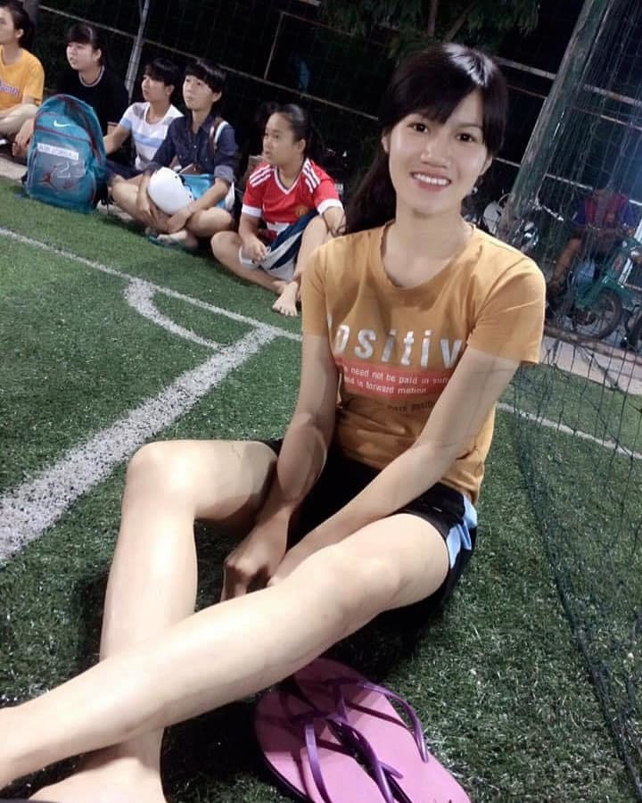 Những hình ảnh của Ny Ny Trần đăng tải luôn nhận về sự quan tâm và nhiều lời khen từ cộng đồng mạng. Mọi người không khỏi ngưỡng mộ bởi để có được thân hình cuồn cuộn khiến cánh đàn ông cũng phải “hổ thẹn” thì chắc rằng cô nàng đã phải luyện tập rất chăm chỉ và khổ sở. Bên cạnh đó, cư dân mạng còn bày tỏ sự thích thú bởi sự đối lập giữa thân hình lực lưỡng và gương mặt đáng yêu mang đến cho người đẹp sự khác biệt.