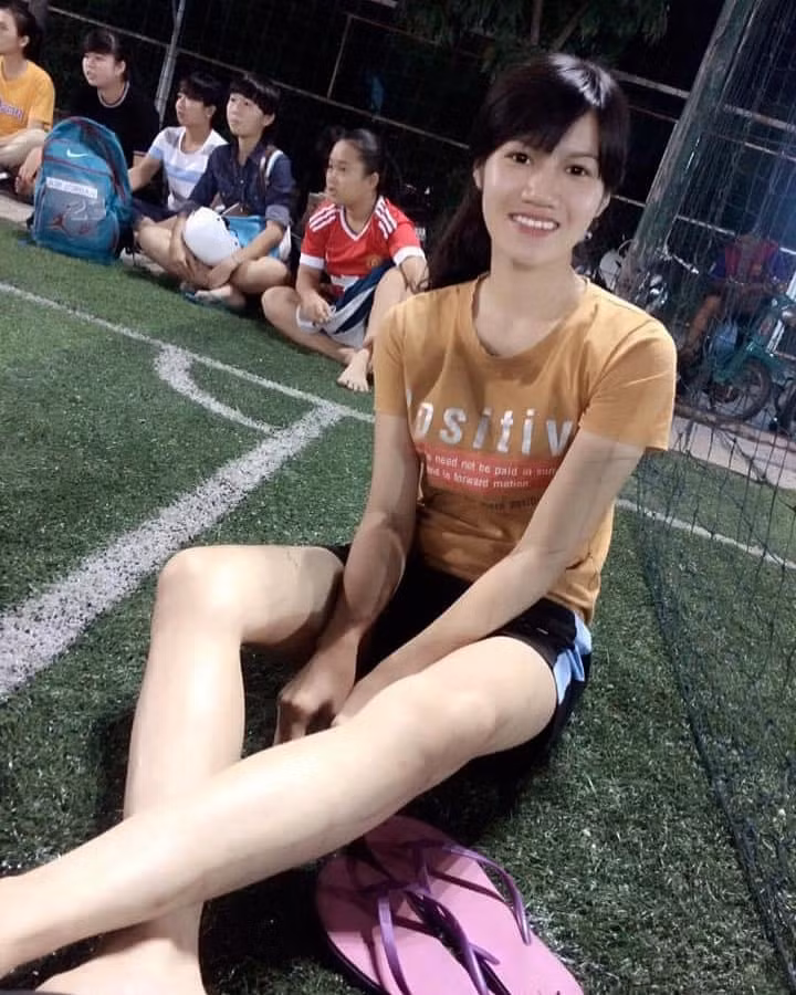 Những hình ảnh của Ny Ny Trần đăng tải luôn nhận về sự quan tâm và nhiều lời khen từ cộng đồng mạng. Mọi người không khỏi ngưỡng mộ bởi để có được thân hình cuồn cuộn khiến cánh đàn ông cũng phải “hổ thẹn” thì chắc rằng cô nàng đã phải luyện tập rất chăm chỉ và khổ sở. Bên cạnh đó, cư dân mạng còn bày tỏ sự thích thú bởi sự đối lập giữa thân hình lực lưỡng và gương mặt đáng yêu mang đến cho người đẹp sự khác biệt.