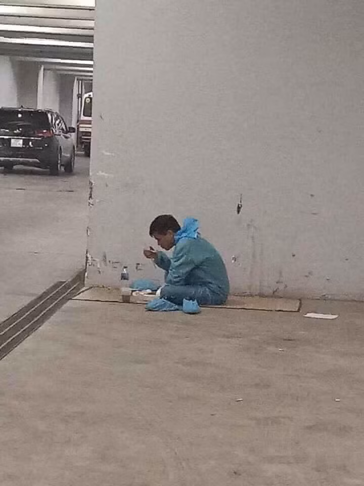 Rot nuoc mat bua com voi cua tai xe lai xe cach ly dich Covid-19