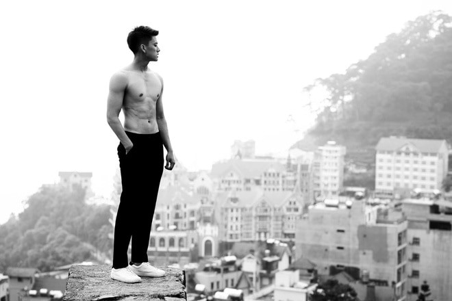 Hiện tại, Lâm vẫn chưa có bạn gái, ưu tiên hàng đầu vẫn là hoàn thành chương trình học, phấn đấu để trở thành một bác sĩ tốt rồi mới dám nghĩ đến những chuyện khác.