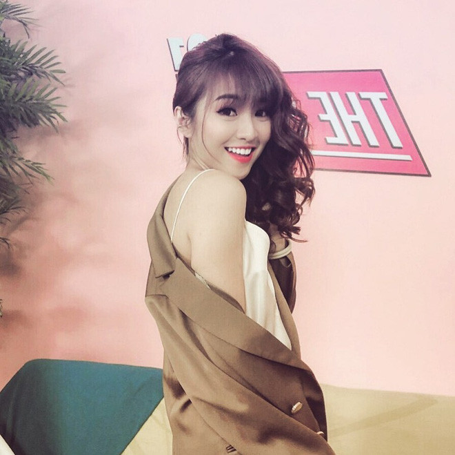 Trần Huỳnh Như - Như Hexi là streamer hiện đang sống và làm việc tại TP. HCM.