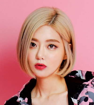 Trong phần giải thích sau đó, các fan của DJ Soda cũng như trút được gánh nặng trong lòng khi cô nàng thừa nhận đấy chỉ là màn đeo tóc giả để thay đổi khẩu vị một chút mà thôi.