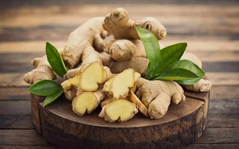 Gừng có tác dụng hỗ trợ quá trình tiêu hóa và hấp thụ thức ăn, giúp loại bỏ chất thải của cơ thể một cách hiệu quả.