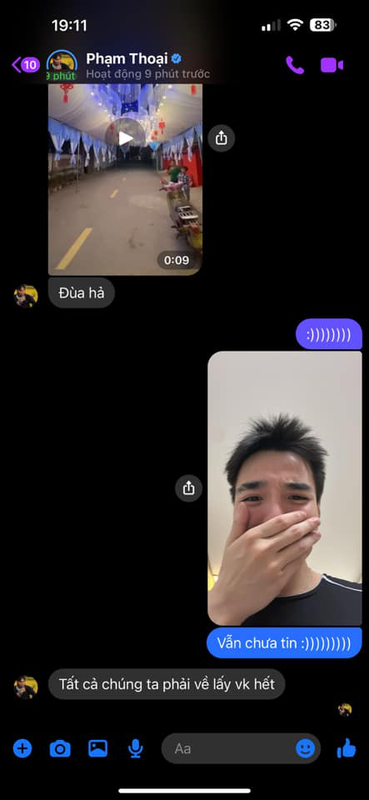 Khi nhận được tin nhắn từ Phạm Thoại, Tun Phạm phải hỏi đi hỏi lại, đến nỗi Phạm Thoại phải gửi clip chụp hình cưới với cô dâu để khẳng định thông tin.