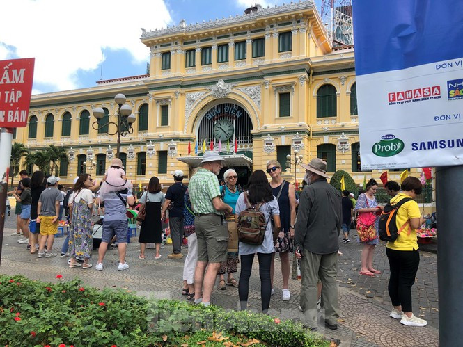 Khu vực Bưu điện Thành phố, địa điểm check-in không thể bỏ qua của du khách trong nước cũng như người nước ngoài.