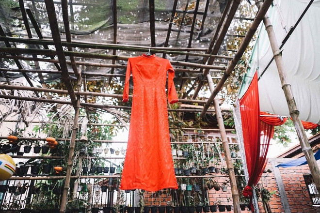 Khi biết ảnh cưới cùng chuyện tình của mình được chia sẻ nhiều trên mạng xã hội, Đang nói cô rất vui, Facebook cũng ngập trong thông báo mới. “Hy vọng bộ ảnh cưới và tình yêu của vợ chồng mình sẽ mang đến những cảm xúc tích cực trong cuộc sống của mọi người”, cô nói.