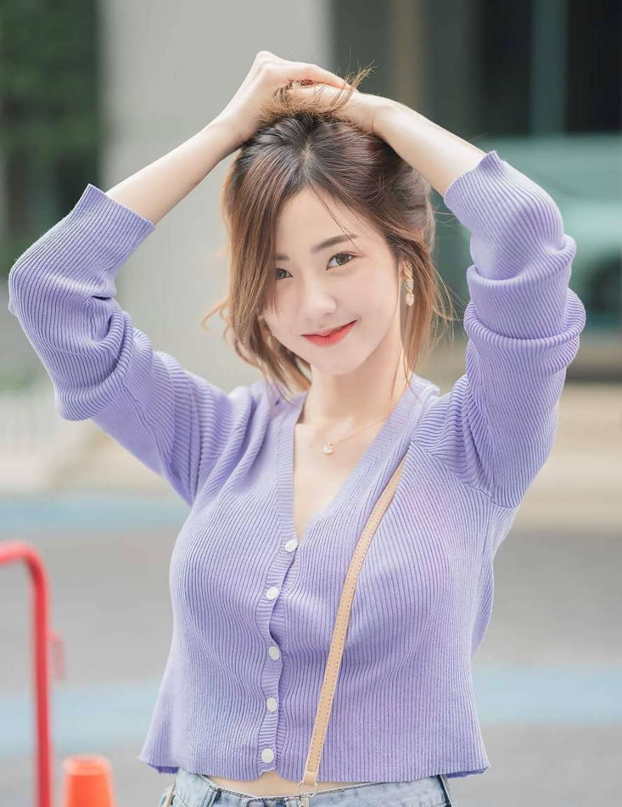 Dù vậy, người hâm mộ vẫn nhận xét rằng cô nàng phù hợp với hình tượng cũ hơn và nên hài lòng với điều đó.