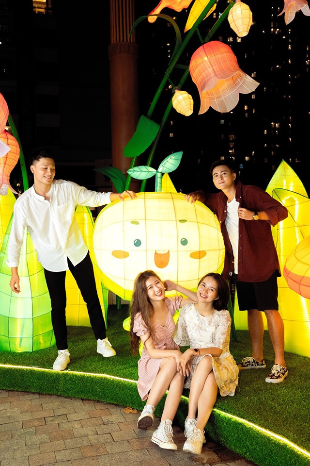 Mỗi TTTM Vincom lại có khu vườn với đề tài khác nhau nhanh chóng được giới trẻ lựa chọn là điểm checkin mùa Trung thu năm nay. Ảnh: Facebook