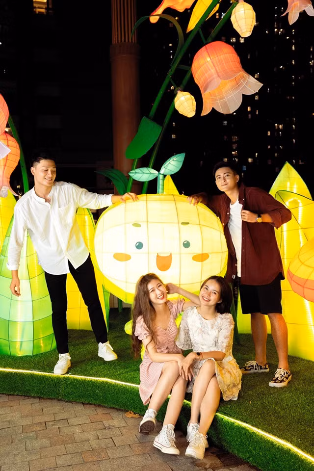 Mỗi TTTM Vincom lại có khu vườn với đề tài khác nhau nhanh chóng được giới trẻ lựa chọn là điểm checkin mùa Trung thu năm nay. Ảnh: Facebook