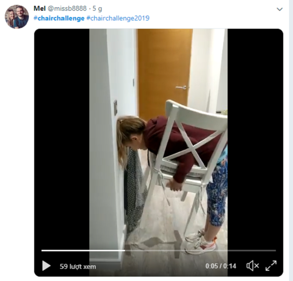 Cũng có nhiều ý kiến cho rằng kích cỡ bàn chân của đàn ông to hơn nên họ đứng xa bức tường hơn và cúi người xuống thấp hơn nên khó thực hiện.