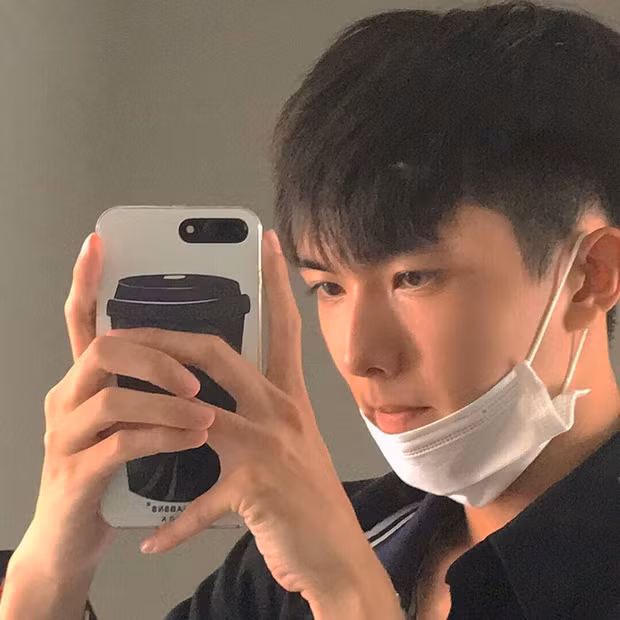 Có lợi thế về ngoại hình nên sau khi nổi tiếng trên mạng xã hội, nhiều thương hiệu thời trang đã mời Trần Điền hợp tác, làm mẫu ảnh. Đây là cơ hội lớn đối với nam sinh, cậu bạn cho biết rất biết ơn về điều đó.