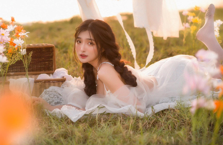 Cô nàng thu hút lượng lớn người theo dõi trên các nền tảng mạng xã hội.