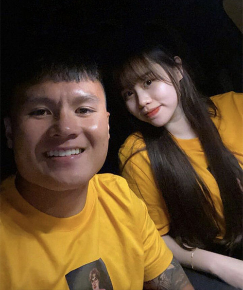 Kể từ khi công khai tình cảm, cặp đôi liên tục vướng phải những lùm xùm không đáng có, đặc biệt họ khiến dân mạng chóng mặt với những lần suýt chia tay rồi quay lại bên nhau.