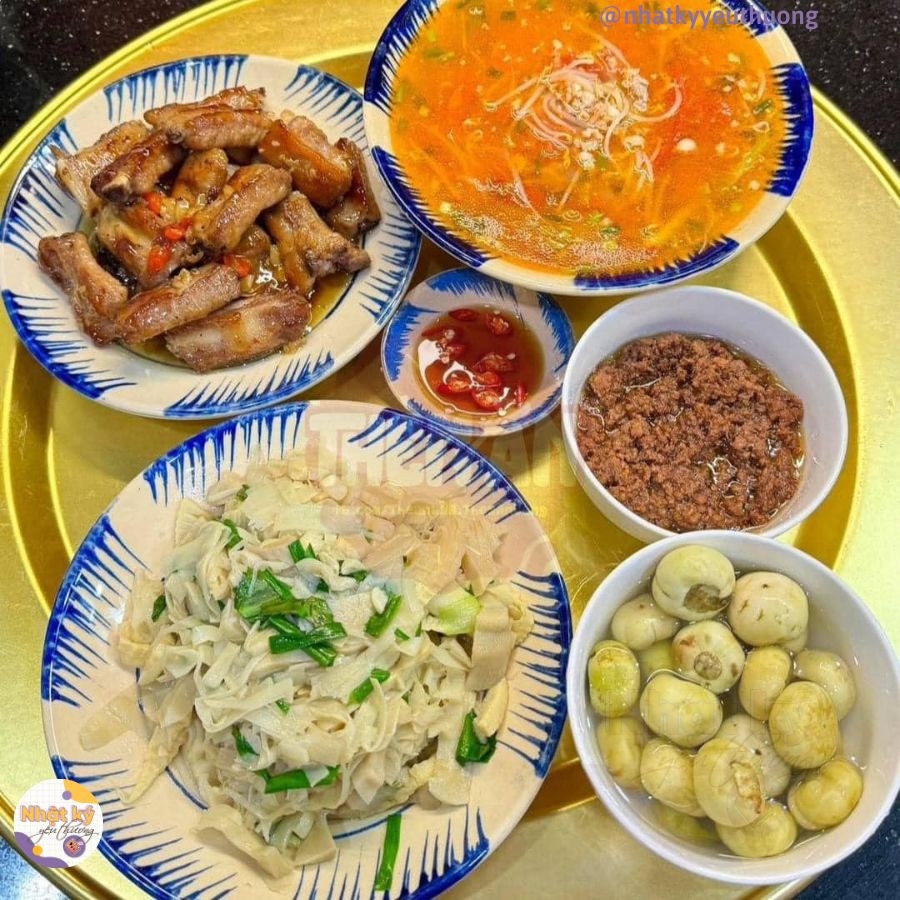 Một chút măng xào cho ngày hè nóng bức.