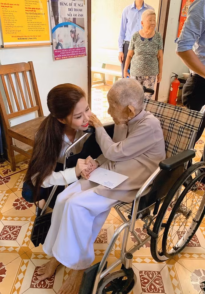 Ngoài ra, Tuệ Nghi còn là đại sứ của những dự án cộng đồng trong và ngoài nước.