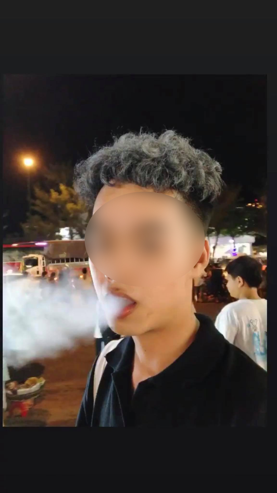 Sau khi đăng tải, tài khoản này vấp phải những chỉ trích từ cộng đồng mạng.