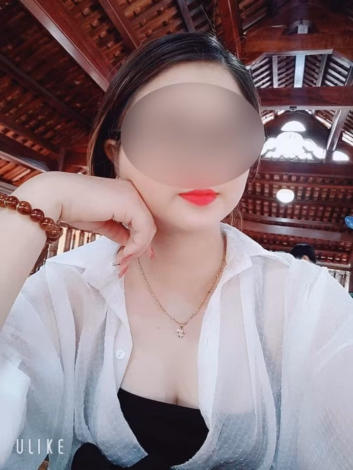 Theo một nguồn tin trên MXH cho biết, hiện cô gái không còn là sinh viên của trường nữa.