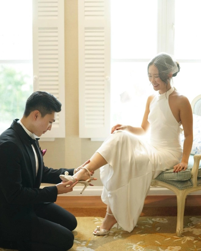 Trước đó đúng 1 năm, vào cuối tháng 2/2023, Quân cũng đã có màn cầu hôn bất ngờ dành cho Uyên.