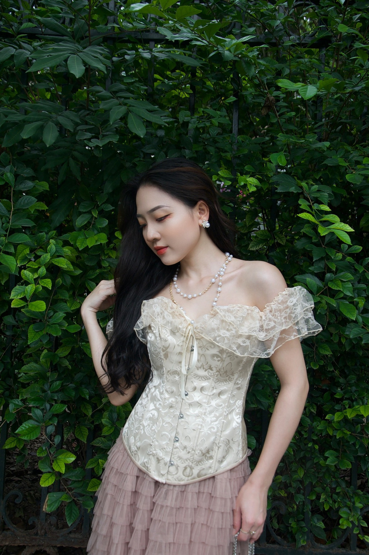 Lan Anh Hà sinh năm 1999, quê Bắc Giang, tốt nghiệp Học viện Báo chí và Tuyên truyền. Cô bắt đầu thử sức với vai trò diễn viên từ năm 2020, nhanh chóng gây ấn tượng với cộng đồng mạng bởi ngoại hình ưa nhìn, lối diễn xuất tự nhiên.