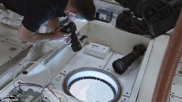 Cuối cùng, người cha của Stephanie cũng nhận được thông điệp yêu thương của cô con gái bé bỏng trên trạm vũ trụ quốc tế.