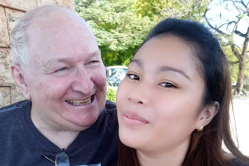 Cặp đôi Thomas Greig 71 tuổi và Lorie Dales 23 tuổi cũng đã từng gặp phải sự chỉ trích nặng nề từ dư luận. Thomas là một doanh nhân đã về hưu tới từ Wallesley, Merseyside, Anh. Trong lần hẹn hò đầu tiên, ông đã bay tới Cebu, Philippines để gặp Lorie.