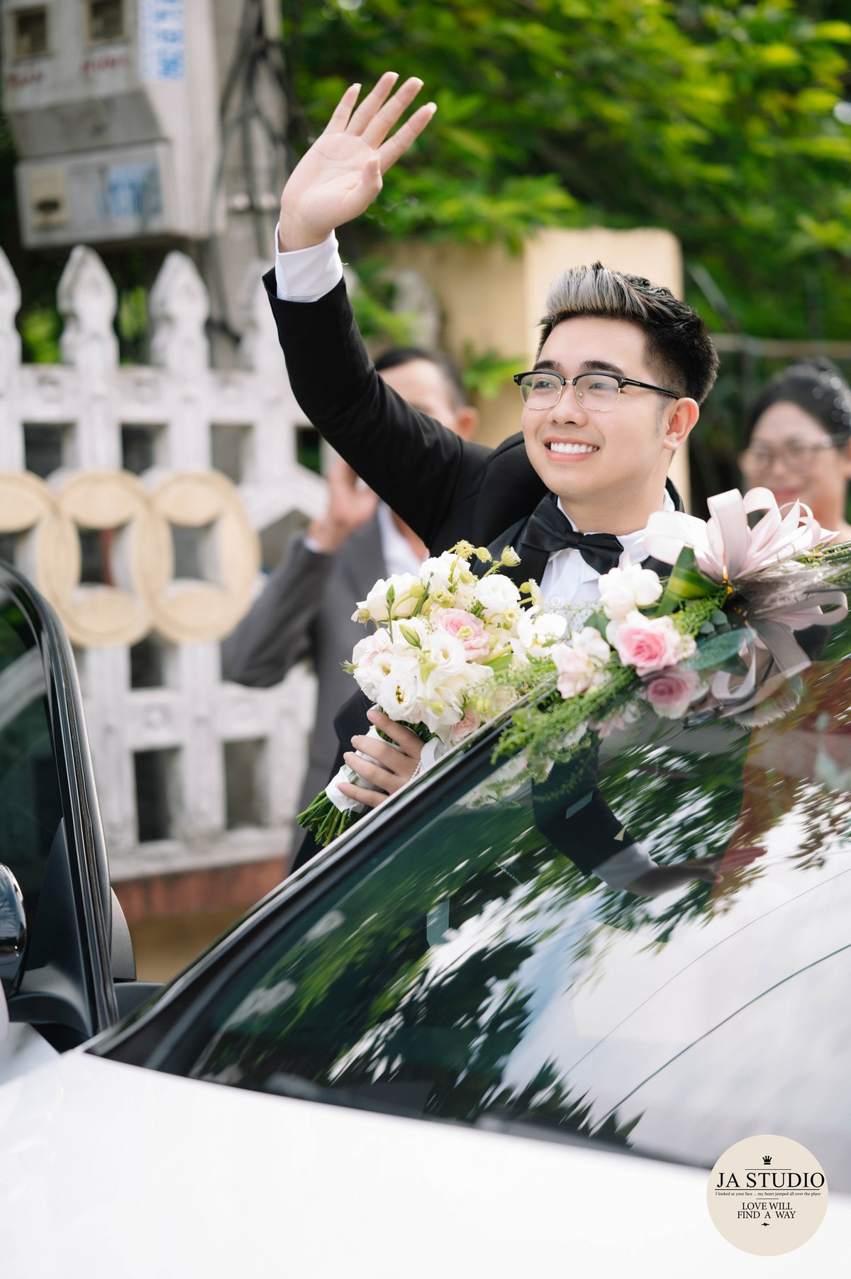 Được biết Hùng Rơm đã tổ chức đám cưới ở quê nhà Thanh Hóa, rất nhiều Tiktoker có tiếng cũng đã xuất hiện trong lễ cưới của anh.