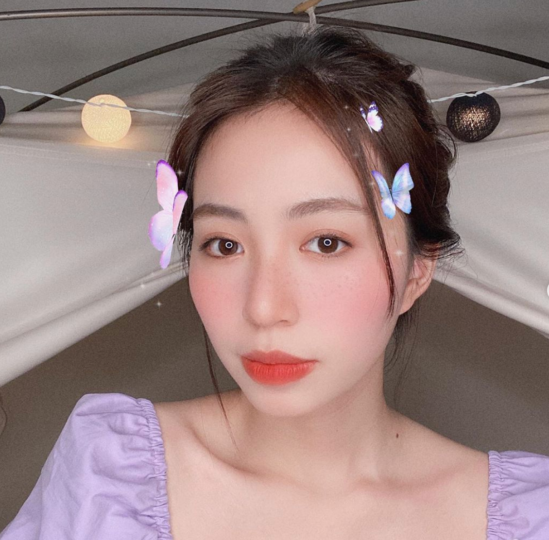 Mẫn Tiên đăng tải ảnh xinh đẹp trên trang cá nhân ngày 30/4. Thời gian gần đây, cô nàng nhận được rất nhiều sự quan tâm của người hâm mộ khi công khai bạn trai là hot boy bóng rổ.