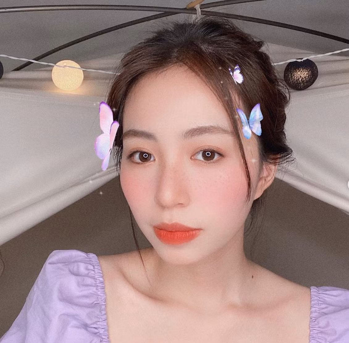 Mẫn Tiên đăng tải ảnh xinh đẹp trên trang cá nhân ngày 30/4. Thời gian gần đây, cô nàng nhận được rất nhiều sự quan tâm của người hâm mộ khi công khai bạn trai là hot boy bóng rổ.