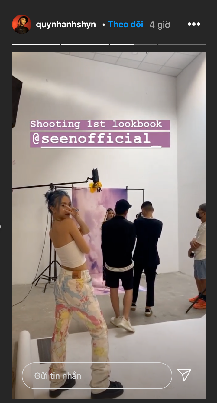 Dịp lễ này, Quỳnh Anh Shyn không nghỉ mà bắt tay vào công việc luôn. Hot girl Hà Thành xứng đáng nhận danh hiệu "con ong chăm chỉ".