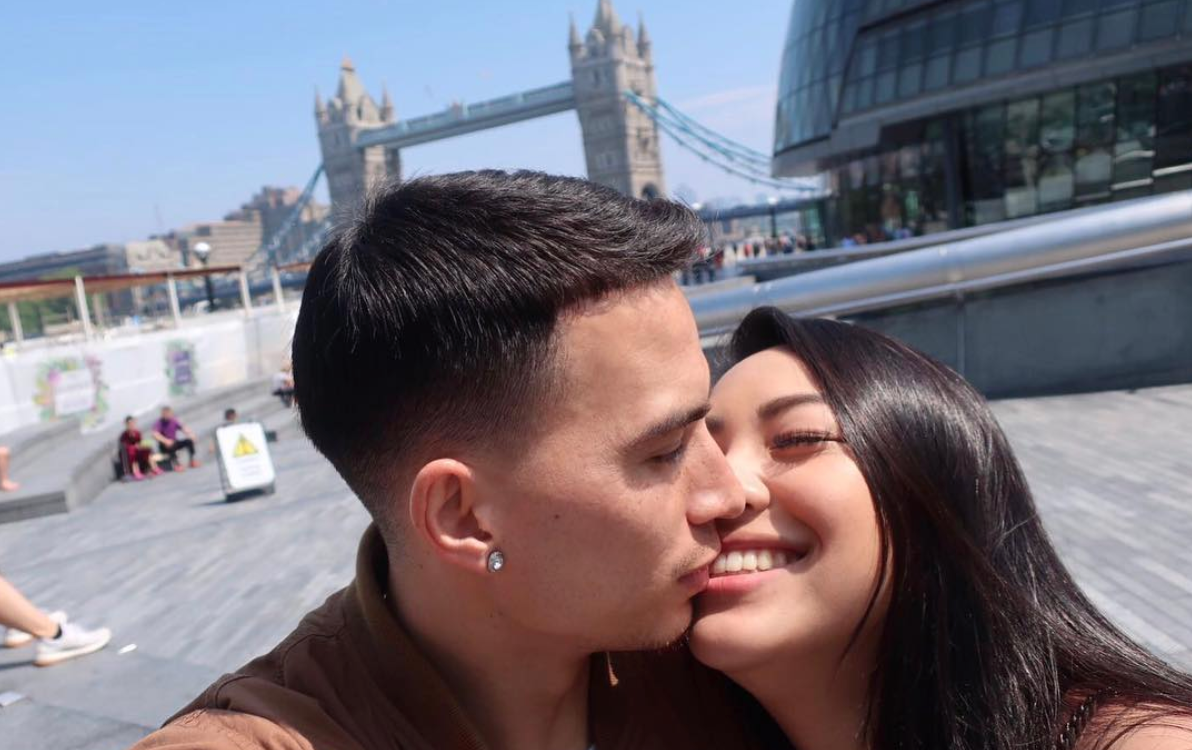 Theo đó, Tristan bị bạn gái bắt quả tang khi đưa gái lạ vào khách sạn vui vẻ. Belle lúc đó đã làm ầm ĩ mọi chuyện, ném đá vỡ cửa kính ô tô ở khách sạn và chửi bạn trai thậm tệ. Phải cho đến khi cảnh sát tới giải quyết vấn đề thì cô nàng mới "hạ hoả".