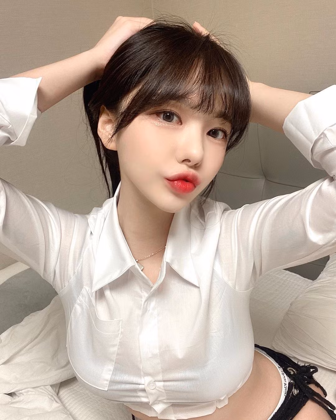 Chu-jung hiện tại đã ít livestream hơn trước, cô nàng cũng thường xuyên tham gia công việc mẫu ảnh.