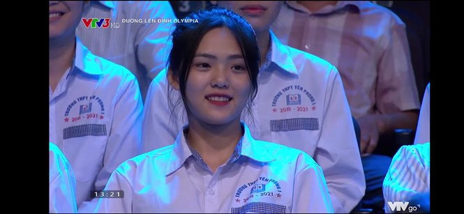 Nữ sinh Đỗ Thị Minh Ngọc bỗng trở thành tâm điểm chú ý của cộng đồng mạng sau khi xuất hiện trong chương trình Đường lên đỉnh Olympia số phát sóng chiều 31/5 vừa qua. Xinh xắn, đáng yêu cô nàng bất ngờ được dân mạng tìm kiếm thông tin nhiều nhất ở thời điểm hiện tại.