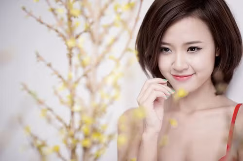 Làn môi cong nũng nịu là "vũ khí" lợi hại giúp Diễm My 9X ghi điểm trong mắt người đối diện.