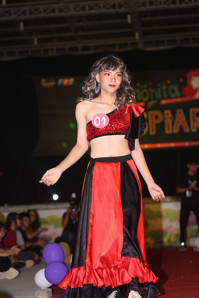 Mỗi thí sinh lần bước ra lại khiến ban giám khảo bất ngờ với sự năng động và nét sáng tạo đúng chất FPTer.