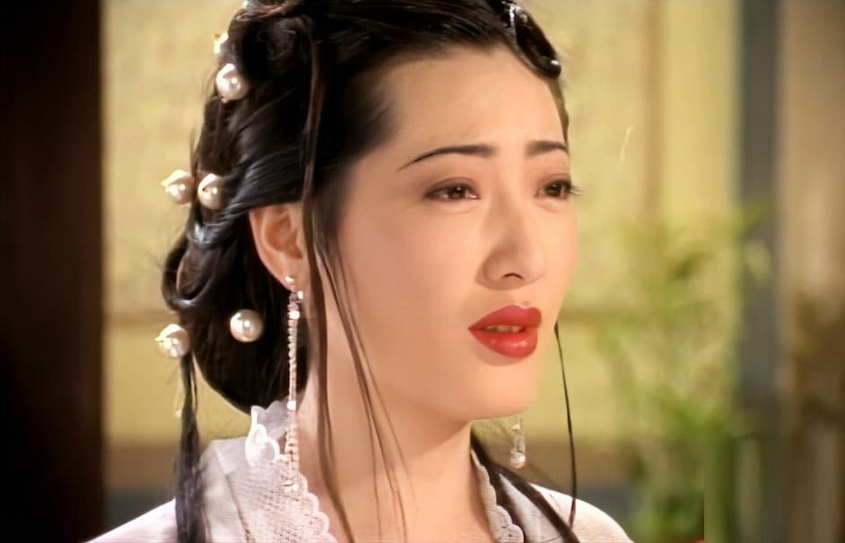 Nữ diễn viên có vẻ đẹp gợi cảm.