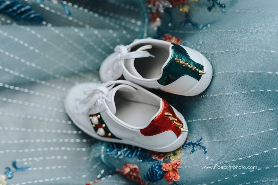 Tất cả mọi vật dụng được Christine Lim sử dụng trong buổi tiệc đều vô cùng xa xỉ.