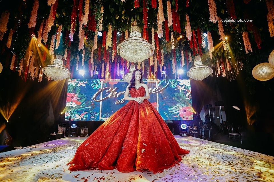 Tiệc sinh nhật của cô nàng rich kid được lên kế hoạch, thực hiện trong vòng suốt 2 tháng ròng rã. Christine Lim quả thật là một cô nàng khó tính khi yêu cầu mọi thứ trong bữa tiệc phải thật hoàn hảo.