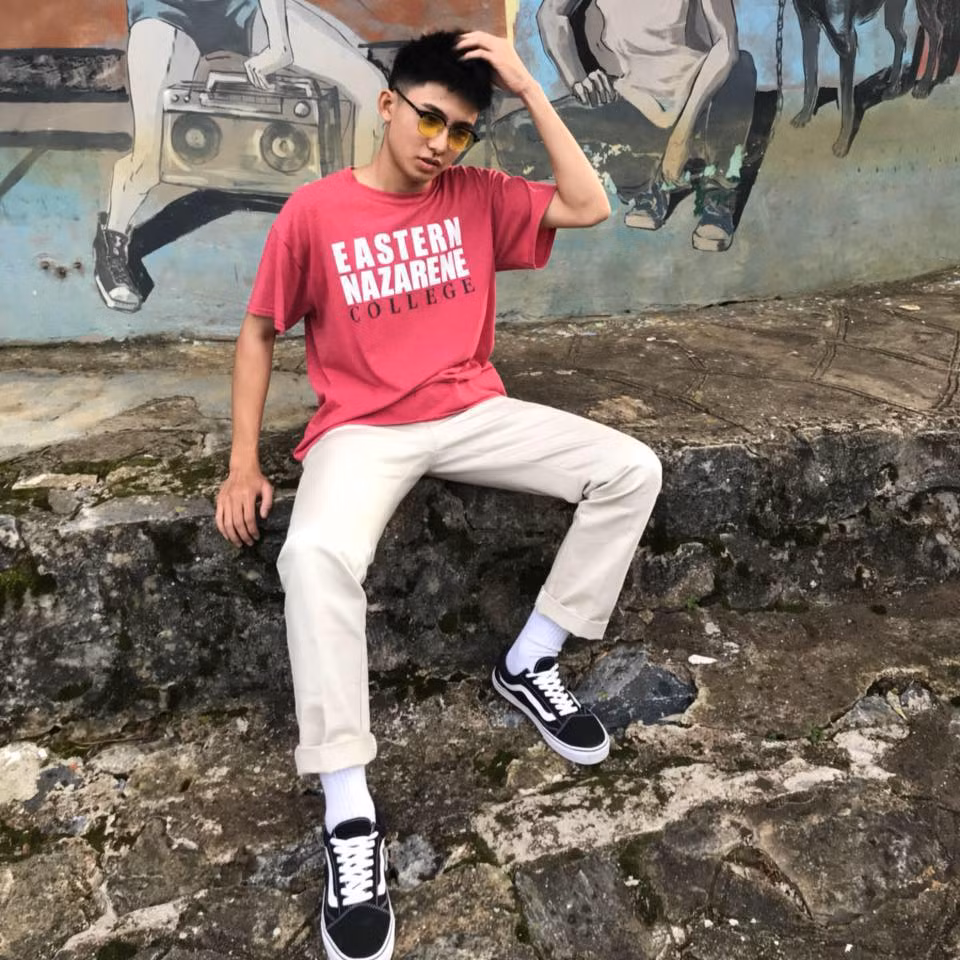 Ngay sau khi đăng tải, hình ảnh của nam sinh này đã mau chóng nhận được rất nhiều sự quan tâm của cộng đồng mạng.