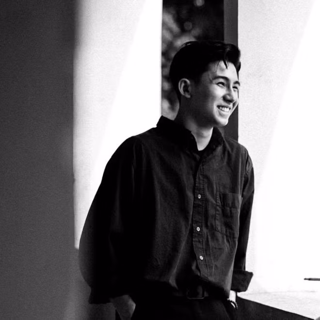 Nam sinh 2001 này cho biết hiện anh là "hoa đã có chủ", đây có lẽ là thông tin khiến hội chị em cực kì nuối tiếc.