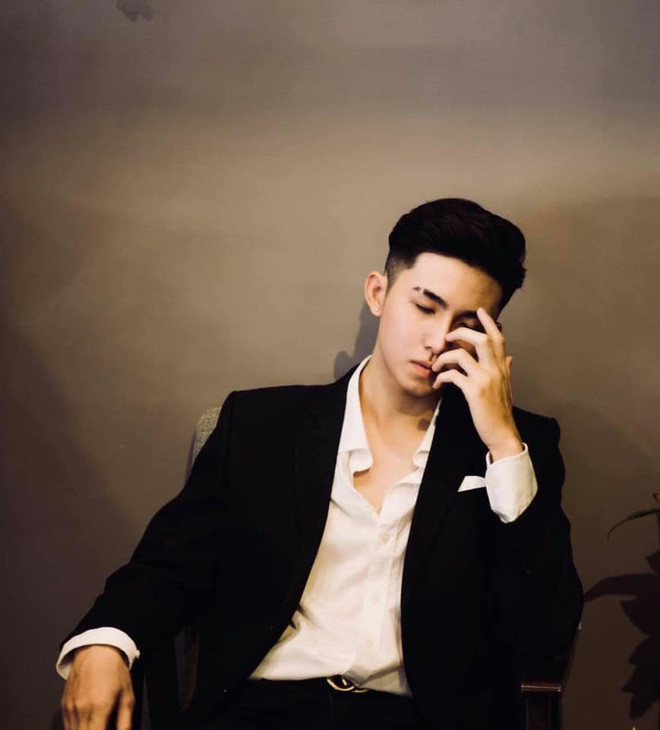 Vì những đặc điểm hiếm có đó mà Hào Minh luôn trở thành tâm điểm trong mọi khung hình.