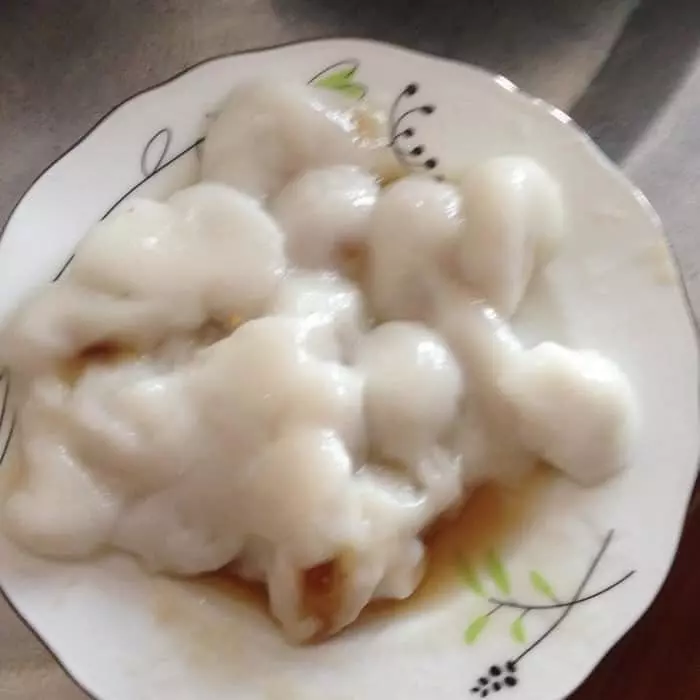 Bánh trôi, bánh chay là một món ăn dễ thực hiện với các nguyên liệu đơn giản như bột, đường phên và vừng (mè). Thế nhưng cũng không đơn giản lắm với một số người...