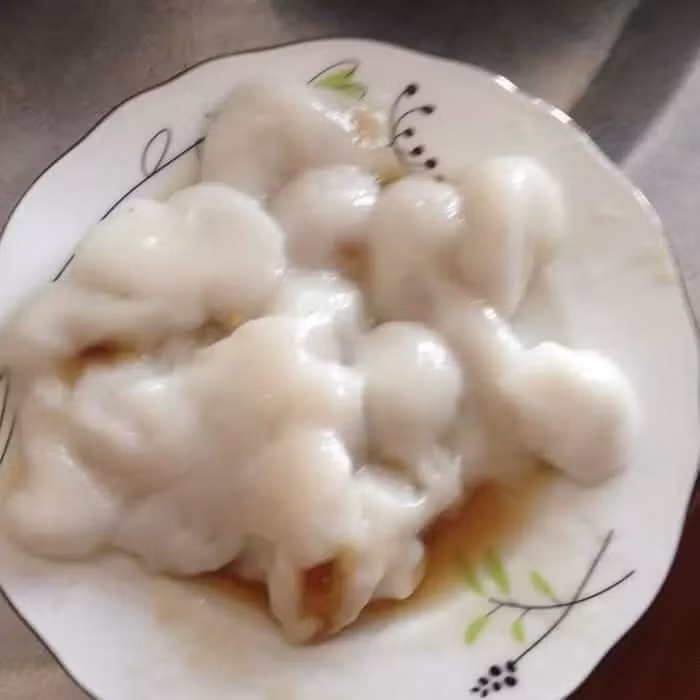 Bánh trôi, bánh chay là một món ăn dễ thực hiện với các nguyên liệu đơn giản như bột, đường phên và vừng (mè). Thế nhưng cũng không đơn giản lắm với một số người...