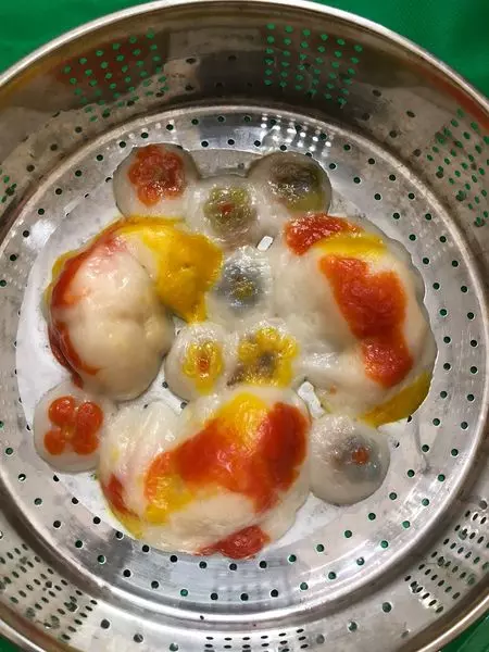 Cũng có sự cố gắng sáng tạo màu sắc khác nhau, thế nhưng tất cả chỉ mới dừng ở cố gắng.