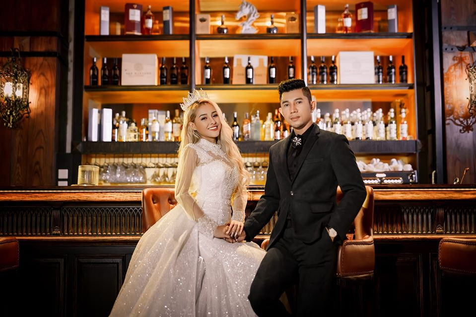 Việc Ngân 98 và Lương Bằng Quang dính vào scandal đã không còn xa lạ đối với cộng đồng mạng. Họ được đánh giá là cặp đôi tai tiếng, thị phi nhất showbiz Việt.