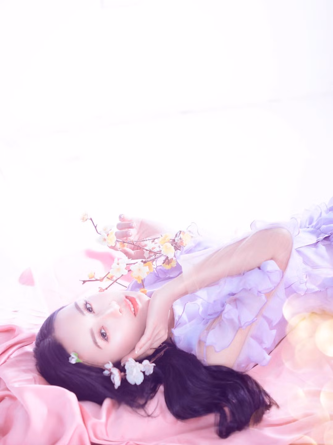 Bắt đầu trở lại với showbiz Việt, Lynk Lee đã có sự thay đổi đáng kể từ ngoại hình, tính cách đến cách ăn mặc. Không chỉ thế, cô cũng công khai đổi tên thành Tô Ngọc Bảo Linh.