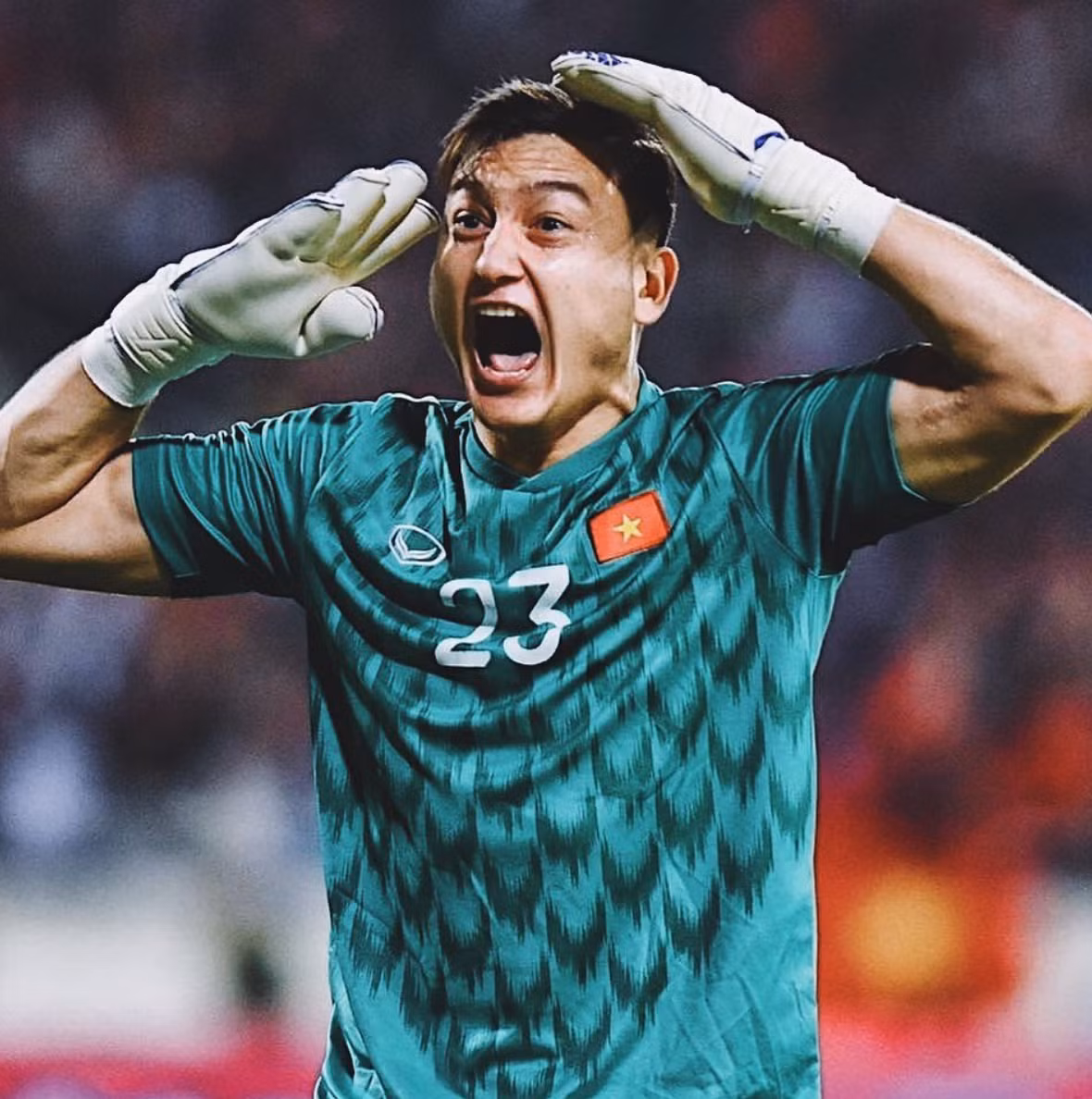 Sau 2 năm thi đấu bóng đá xa nhà, Đặng Văn Lâm đã trở về Nga đoàn tụ với gia đình vào tối ngày 24/11.