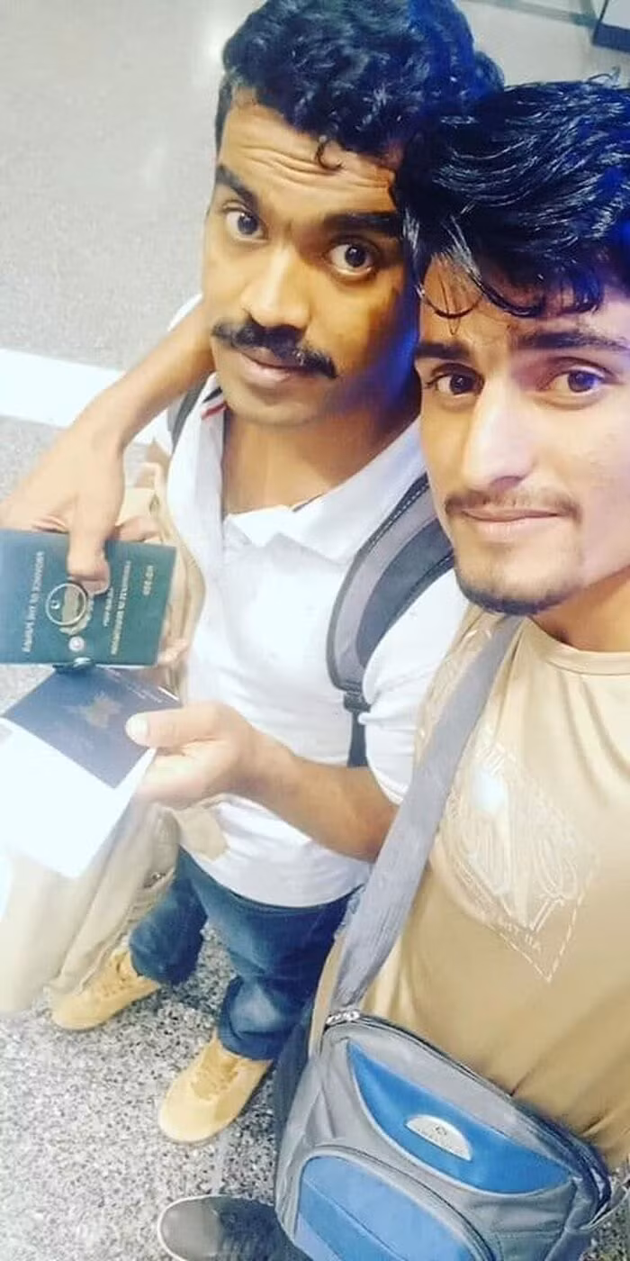 Phía người chồng trẻ kém 41 tuổi cũng cho biết rằng anh đang gặp người làm thủ tục đưa vợ sang Pakistan.